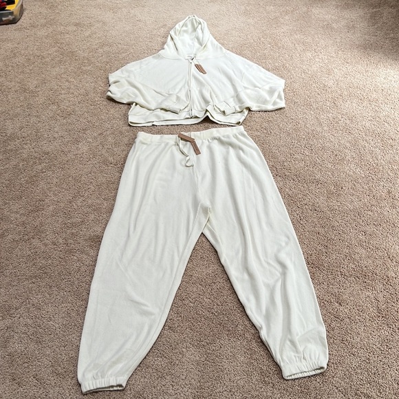 NWT! SKIMS Size 3X bone waffle crop sweatshirt and joggers set - Picture 1 of 13